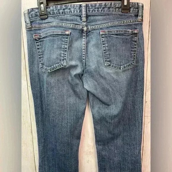 Uniqlo jeans size 6 bootcut/ dark wash - Picture 4 of 9